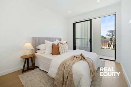 2/25 Magree Crescent, Chipping Norton NSW 2170 - House For Rent | Domain - Photo 3