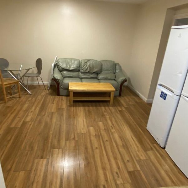 Newport View, Headingley, Leeds, LS6 3BX - Photo 1