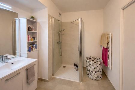 Location Appartement 2 pièces 43m² CHAMBRAY LES TOURS 37170 - Photo 3