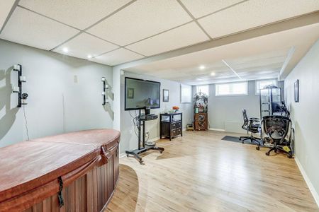 For Lease - 199 King Street, East Gwillimbury, Ontario - Photo 5