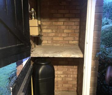2 bedroom semi-detached bungalow to rent - Photo 4