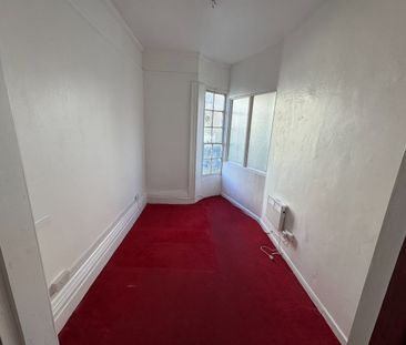 2 Bed Flat, Western Road, BN3 - Photo 1