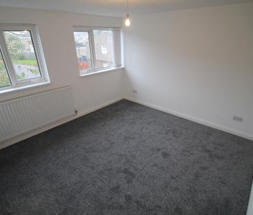 Braefell Court - Photo 3