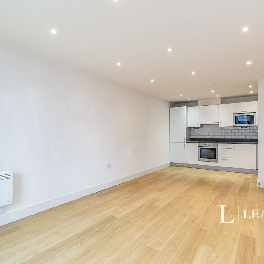 2 bedroom apartment to rent Whytecliffe Road South, Purley, CR8 - Photo 1