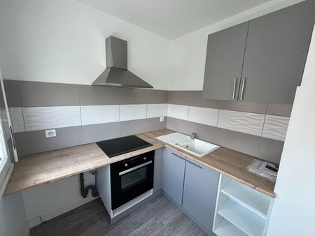 Location Appartement 1 pièce 28m² - Photo 2