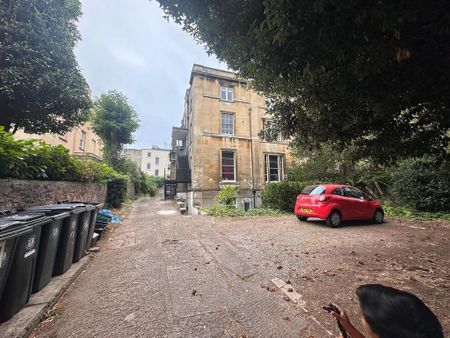 4 bedroom flat to rent - Photo 5