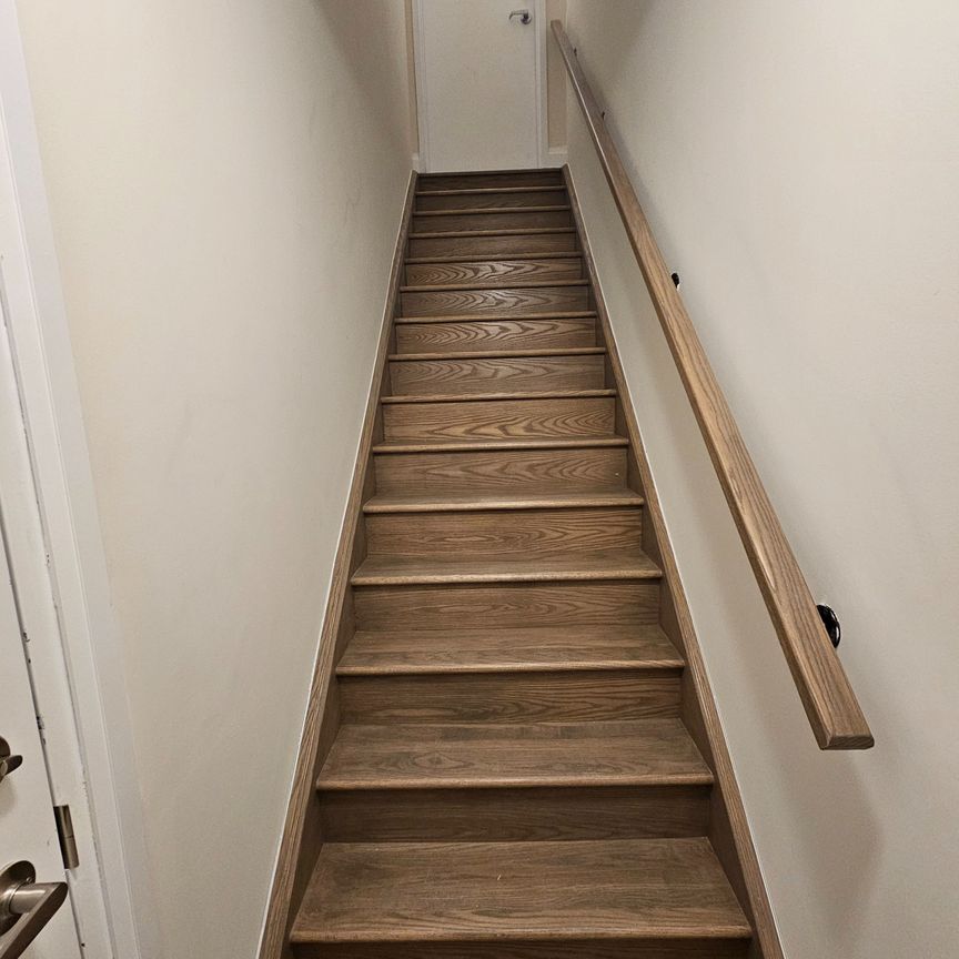 For Lease - 1581 Rose Way Unit# 117, Milton, Ontario - Photo 1