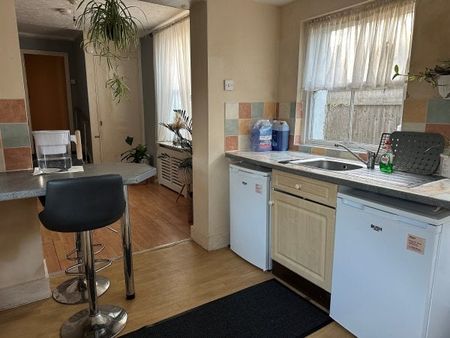 Cheriton Road, Folkestone, Property for rent - Photo 3