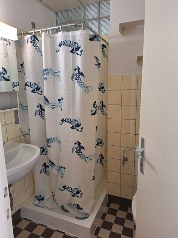 Affittasi monolocale ammobiliato, con cucina separata e ampio balcone - Foto 4