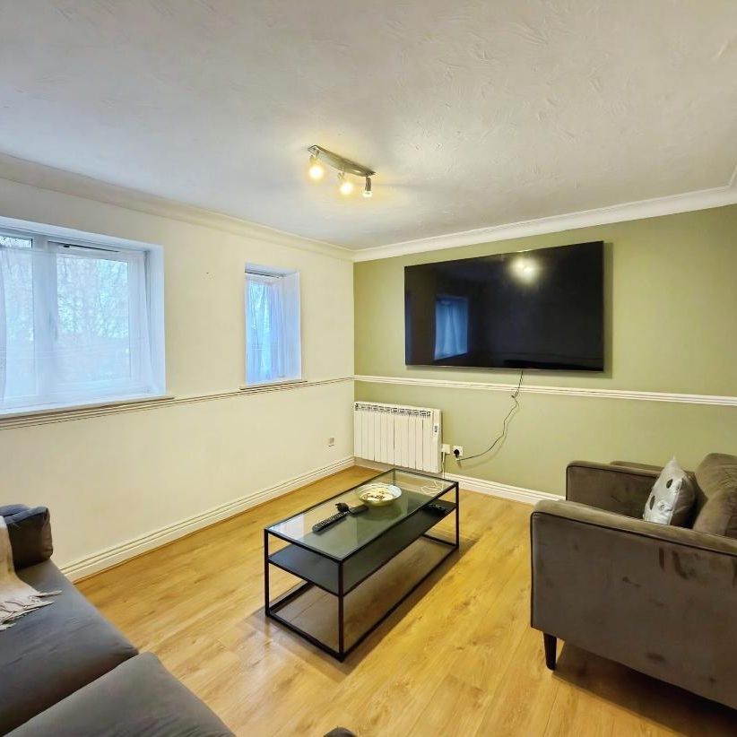 Caravel Close, Chafford Hundred, Grays, RM16 - Photo 1