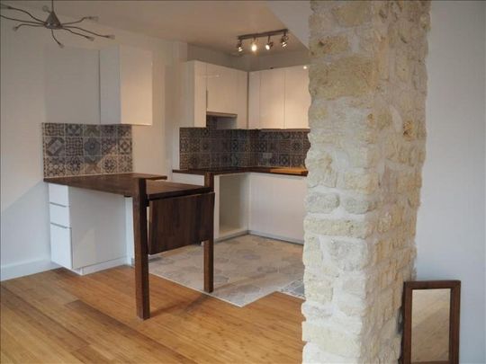 Location / Studio - Photo 1