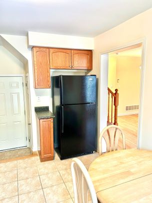 For Lease - 20 Steele Street, New Tecumseth, Ontario - Photo 1