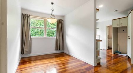 Family Haven: Sunny, Spacious & Superbly Locat... - Photo 3