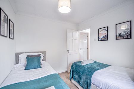 2 bedroom semi-detached house to rent - Photo 4