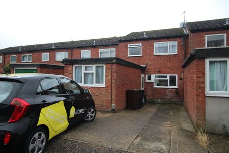 4 bed house to rent in Purcell Close, Colchester - Photo 3