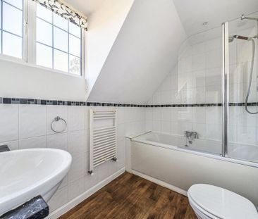 4 bedroom semi-detached house to rent - Photo 3