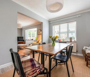 3 bedroom semi-detached house to rent - Photo 4