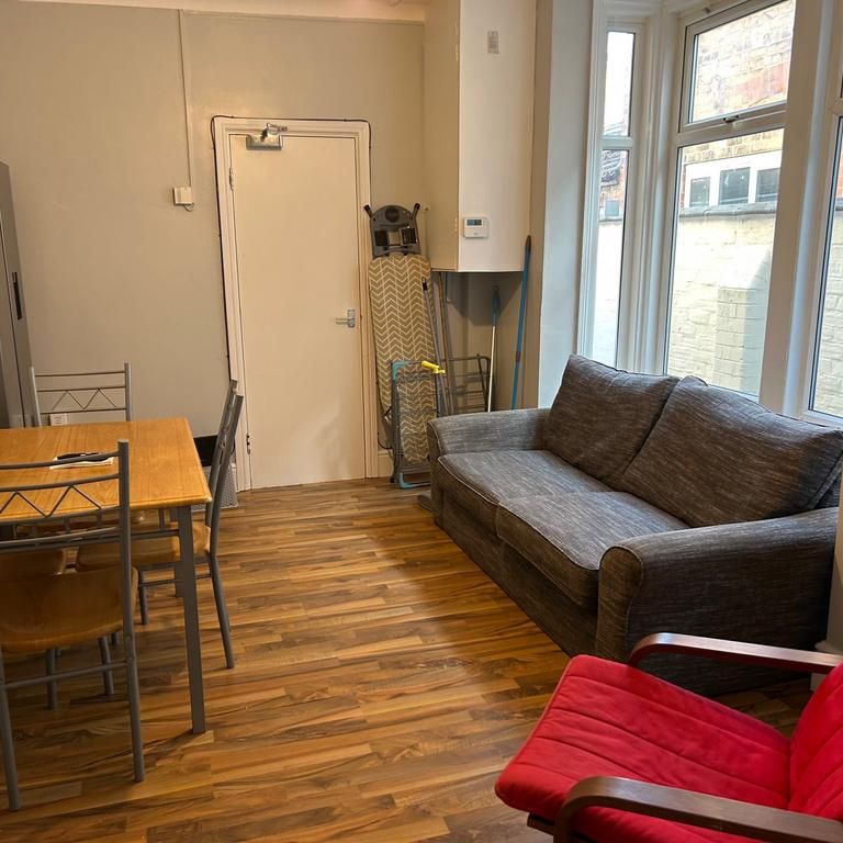 1 bedroom bedsit to rent - Photo 1