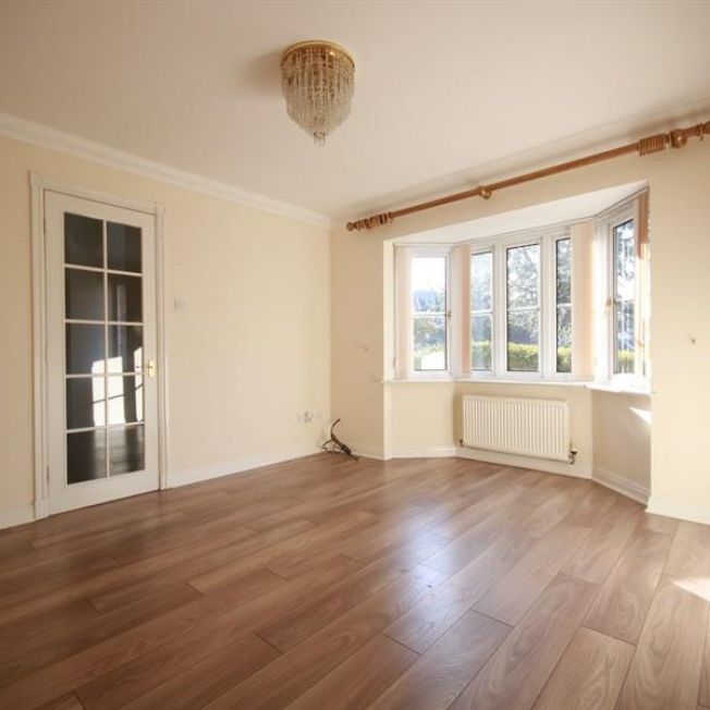 5 Bedroom Detached To Let - Photo 1