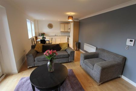 Turlow Court, Leeds City Centre, LS9 8PA - Photo 2