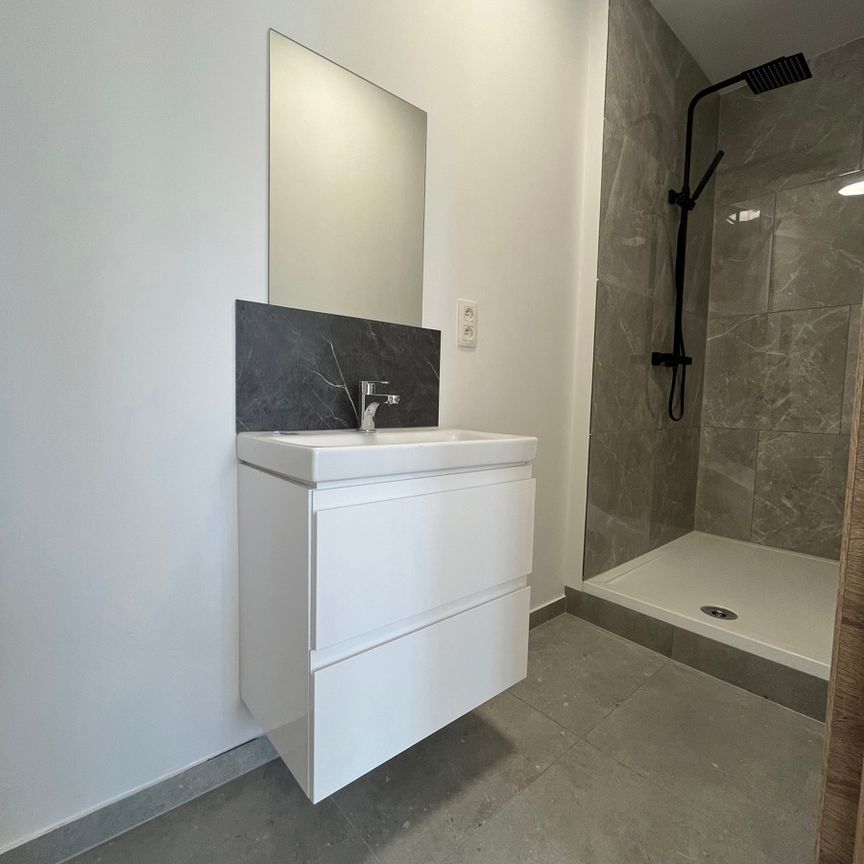 Appartement 1ch. remis à neuf à 6060 Charleroi  Loyer: 700 € - Photo 1