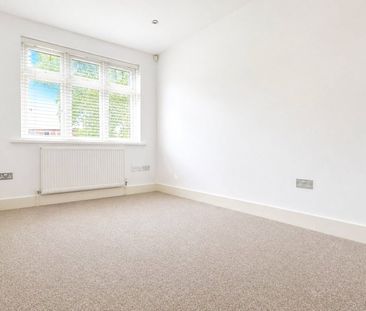 Sheringham Avenue, Twickenham, TW2 6AW - Photo 2