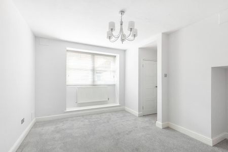 4 bedroom flat to rent - Photo 3