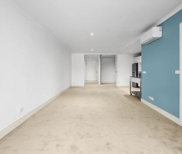 The Avenue - Photo 1