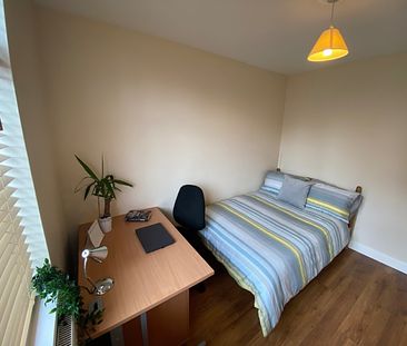 3 Bedrooms, 143 Northfield Road – Student Accommodation Coventry - Photo 3