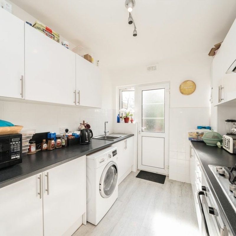 Hampton Road, TW2, London - Photo 1