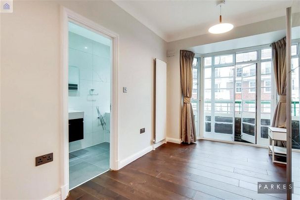 3 bedroom flat in Gloucester Place - Photo 1