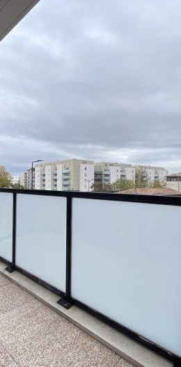 T3 AVEC BALCON + PARKING - Photo 1