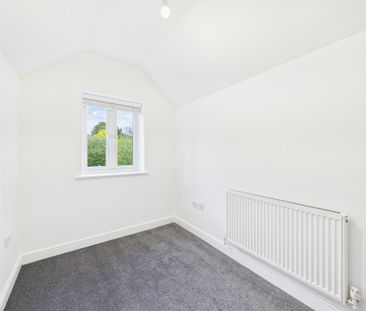 2 bedroom semi-detached house to rent - Photo 4