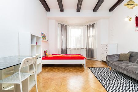 METROPOLITAN │Staromestský 3i byt s vysokými stropmi - Photo 2