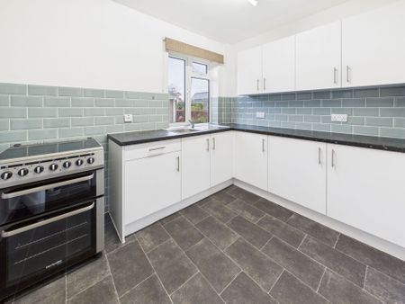 Three bed semi-detached house to rent in Branson Park, Tavistock, PL19 - Photo 4