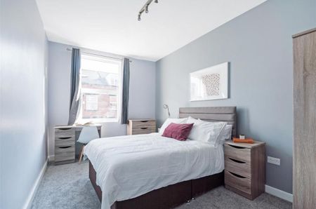 The Village Street, Burley, Leeds - Photo 5