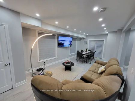 For Lease - 5595 WESLEY Place, Niagara Falls, Ontario - Photo 4