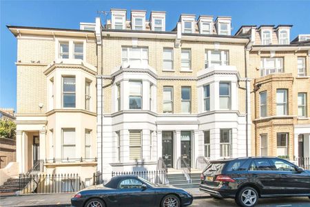 Two bedroom apartment enjoying a private garden and benefitting form close proximity to the shops, bars and restaurants of the Fulham Road. - Photo 3