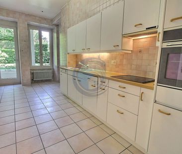 APPARTEMENT DE 3,5 PIÈCES AU CENTRE DE VEVEY - Foto 3