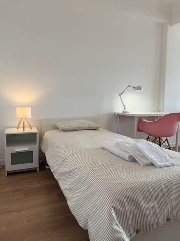 Avenida 25 de Abril de 1974, Almada, Setúbal Municipality 2800 - Photo 3