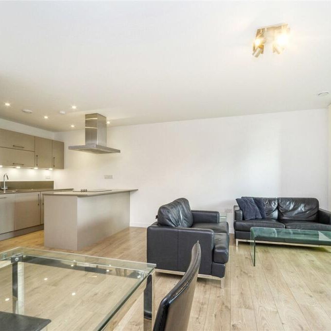2 bedroom flat to rent - Photo 1