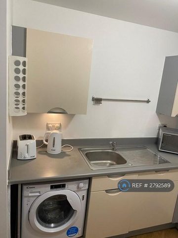 1 bedroom flat to rent - Photo 5