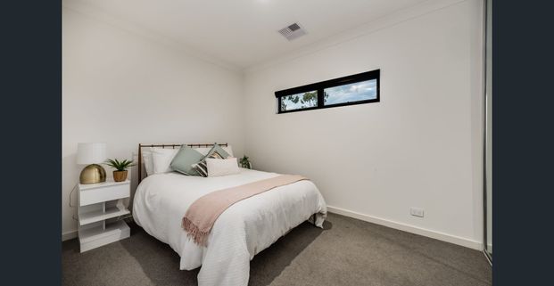 The epitome of stylish living in exceptional Magill locale - Photo 1
