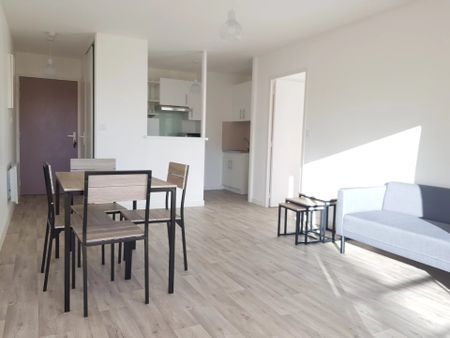 Location Appartement 2 pièces 38m² LA ROCHELLE 17000 - Photo 4