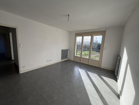 location Maison T4 DE 70.08m² À CAZERE - Photo 5