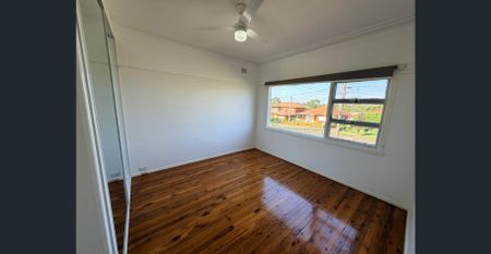 Large Family Home!! - Photo 2