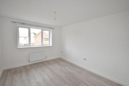 4 bedroom detached house to rent - Photo 5