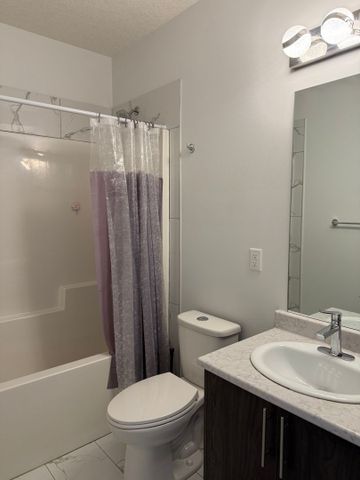 Aspen Ridge - 2 Bedroom/1 Bathroom Lower Unit - 156 Barrett Street - Photo 5