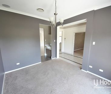 SUPERB 4 BEDROOM PLUS STUDY HOME WITH POOL - Photo 2