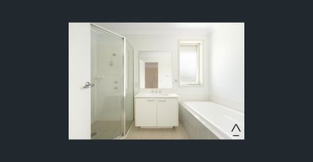 Stylish Duplex Offering Comfort and Convenience - Photo 5